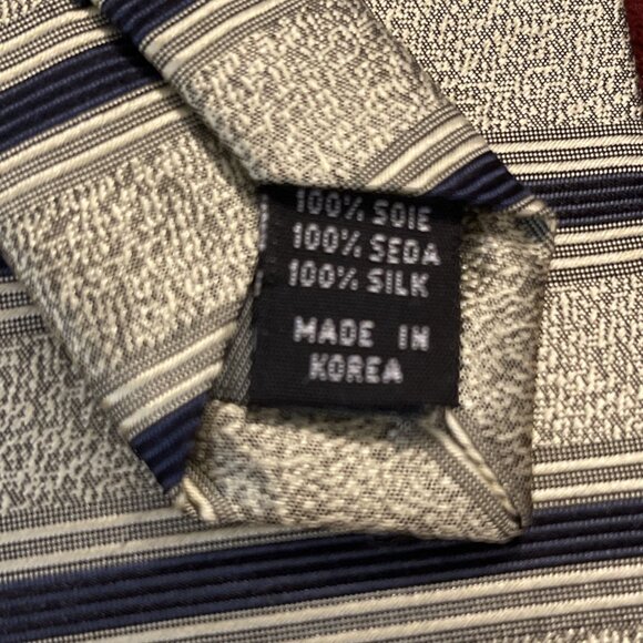 VALERIO GARATI MENS TIE GOLD & Navy Blue Striped 4” X 60” Hand Made Silk Necktie - Picture 3 of 6